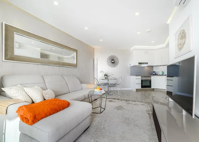 Sundream Escape - Penthouse With Ocean View, Airco, Heated Pool דירה *