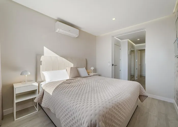 Sundream Escape - Penthouse With Ocean View, Airco, Heated Pool *