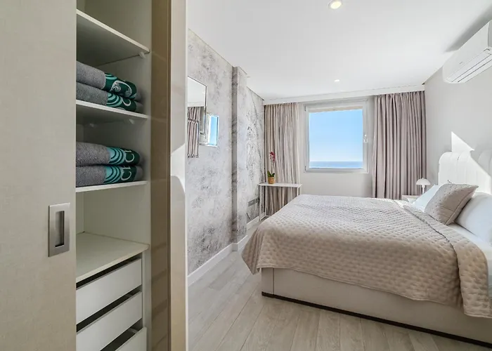 דירה Sundream Escape - Penthouse With Ocean View, Airco, Heated Pool אדחה