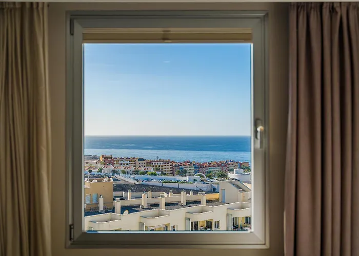 Sundream Escape - Penthouse With Ocean View, Airco, Heated Pool אדחה