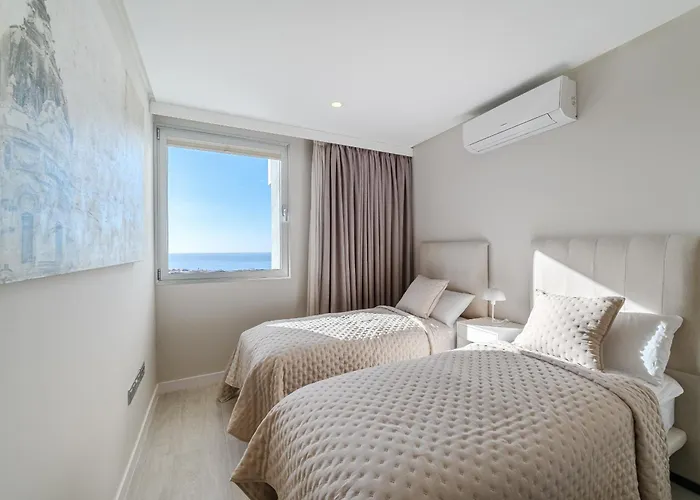 Sundream Escape - Penthouse With Ocean View, Airco, Heated Pool אדחה