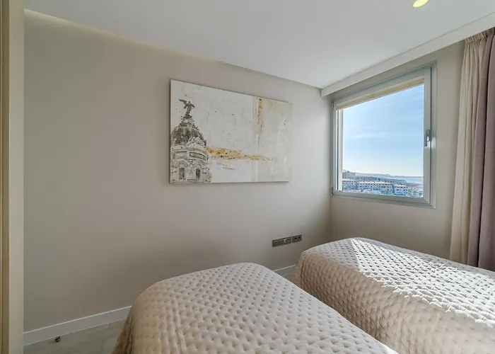 Sundream Escape - Penthouse With Ocean View, Airco, Heated Pool דירה אדחה