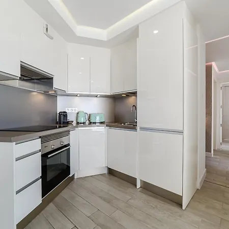 Sundream Escape - Penthouse With Ocean View, Airco, Heated Pool