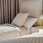 Sundream Escape - Penthouse With Ocean View, Airco, Heated Pool