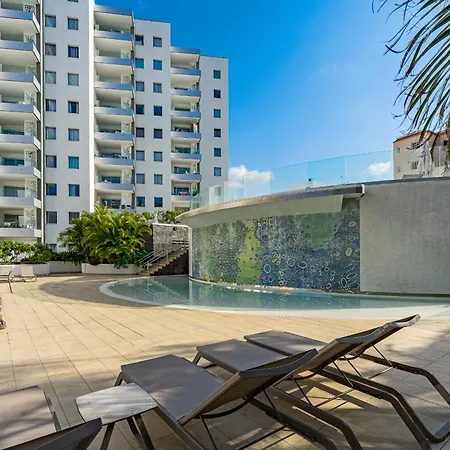 Sundream Escape - Penthouse With Ocean View, Airco, Heated Pool *