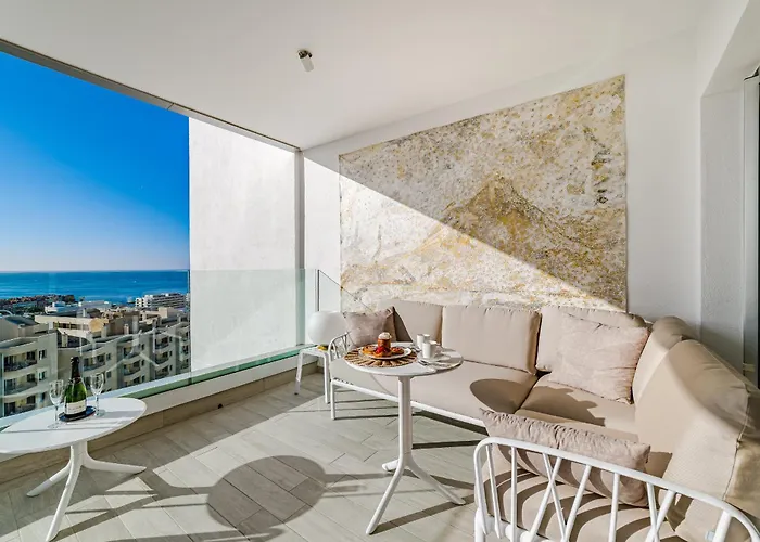 Sundream Escape - Penthouse With Ocean View, Airco, Heated Pool Apartment