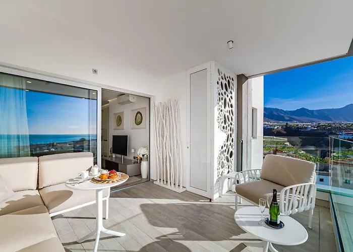 Sundream Escape - Penthouse With Ocean View, Airco, Heated Pool *