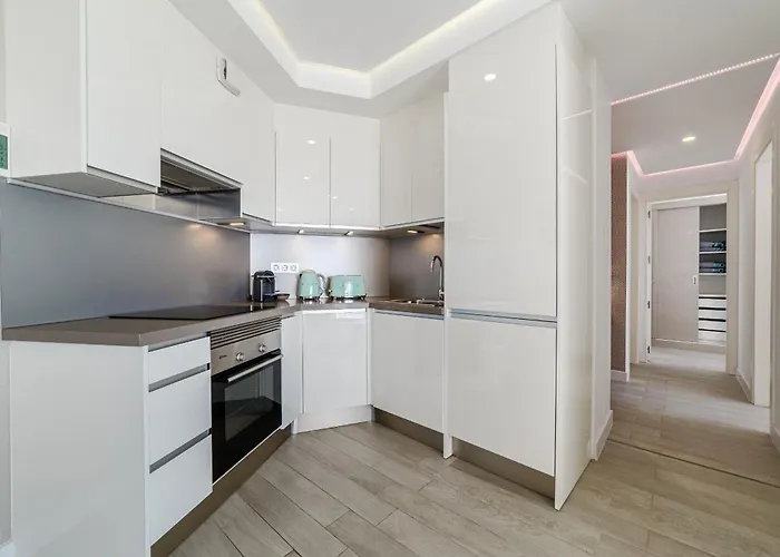 Sundream Escape - Penthouse With Ocean View, Airco, Heated Pool